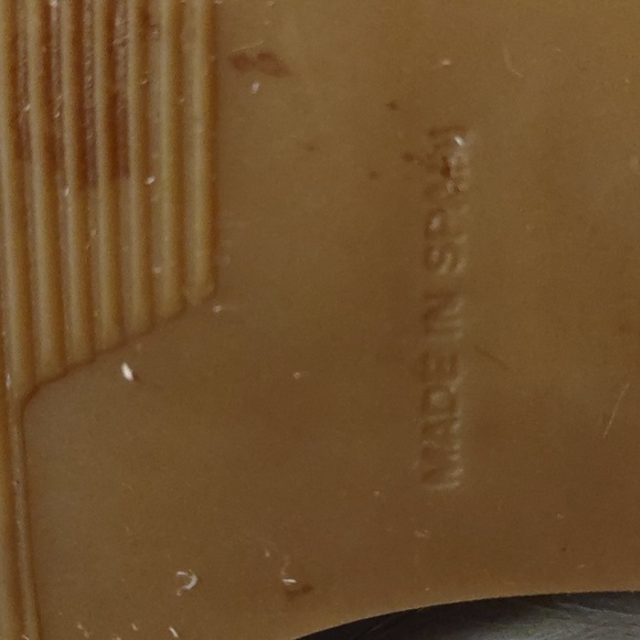 Stuart Weitzman Gold Loafers - Picture 13 of 13